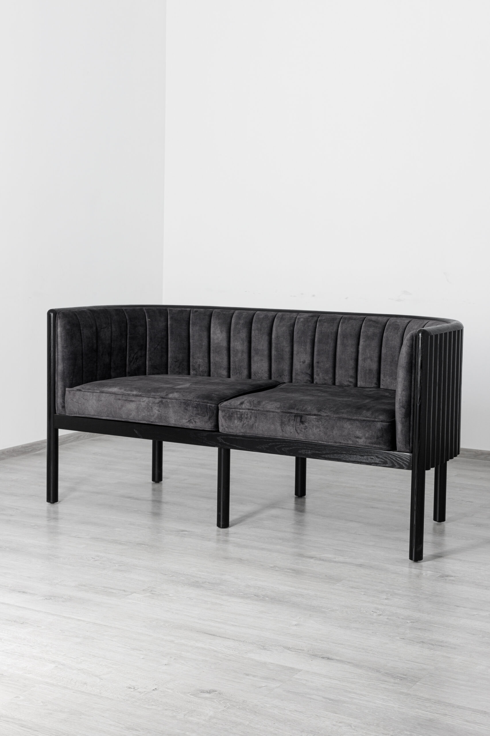 ALDON LOVESEAT – Image 3